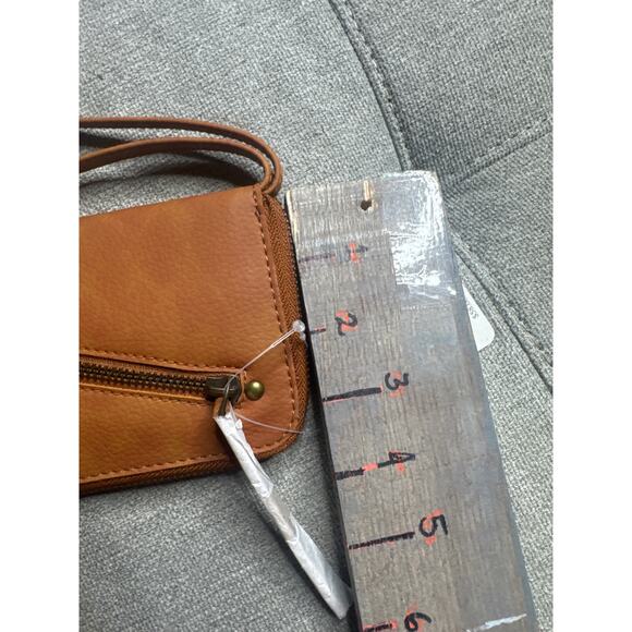 Free People Vegan Brown Leather Wallet Wristlet – NWT – 100% Recycled Material - Picture 7 of 8